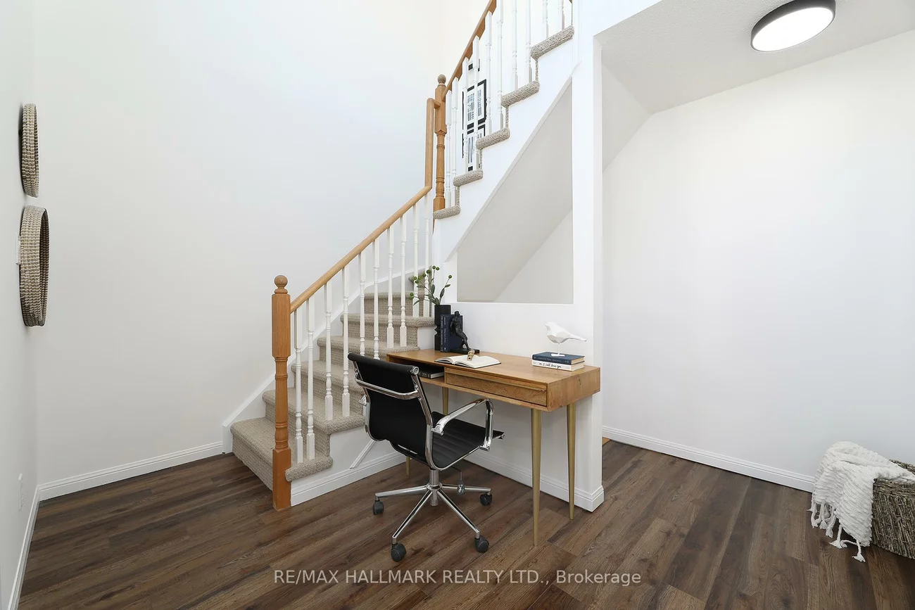 18, Laidlaw, South Parkdale, Toronto