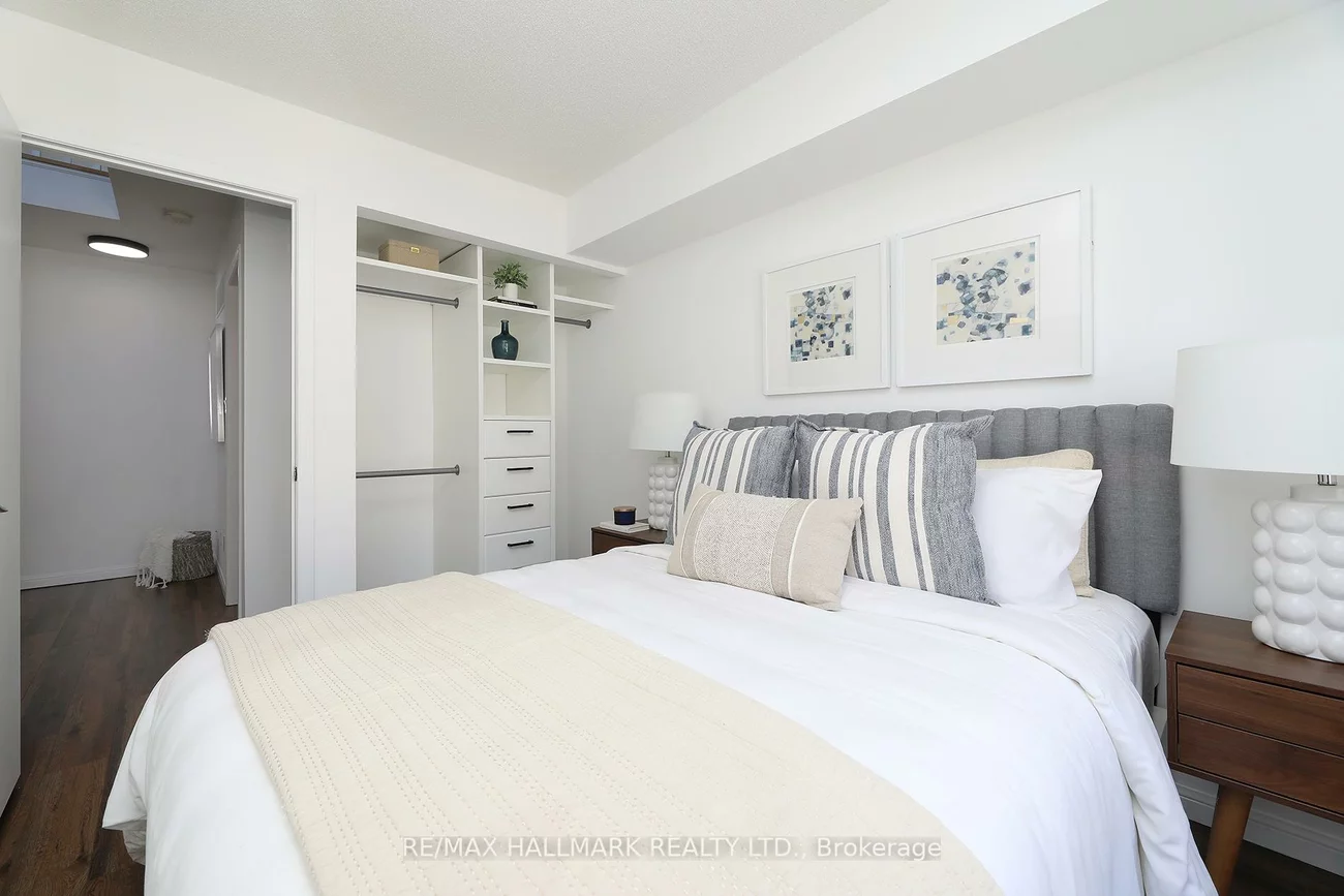 18, Laidlaw, South Parkdale, Toronto