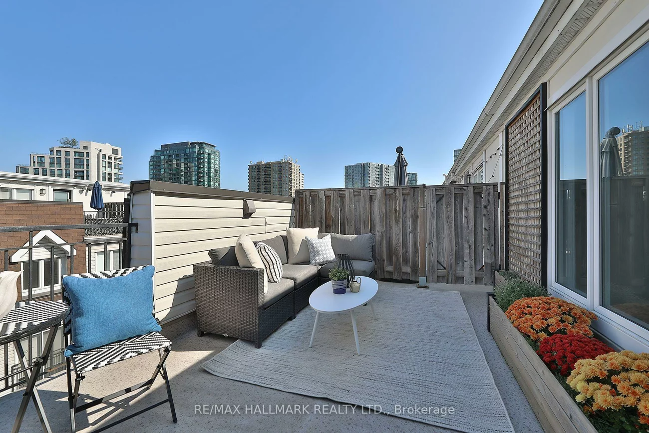 18, Laidlaw, South Parkdale, Toronto