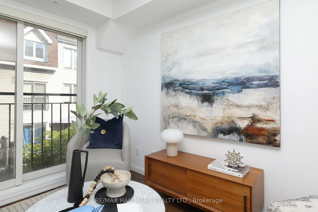 18, Laidlaw, South Parkdale, Toronto