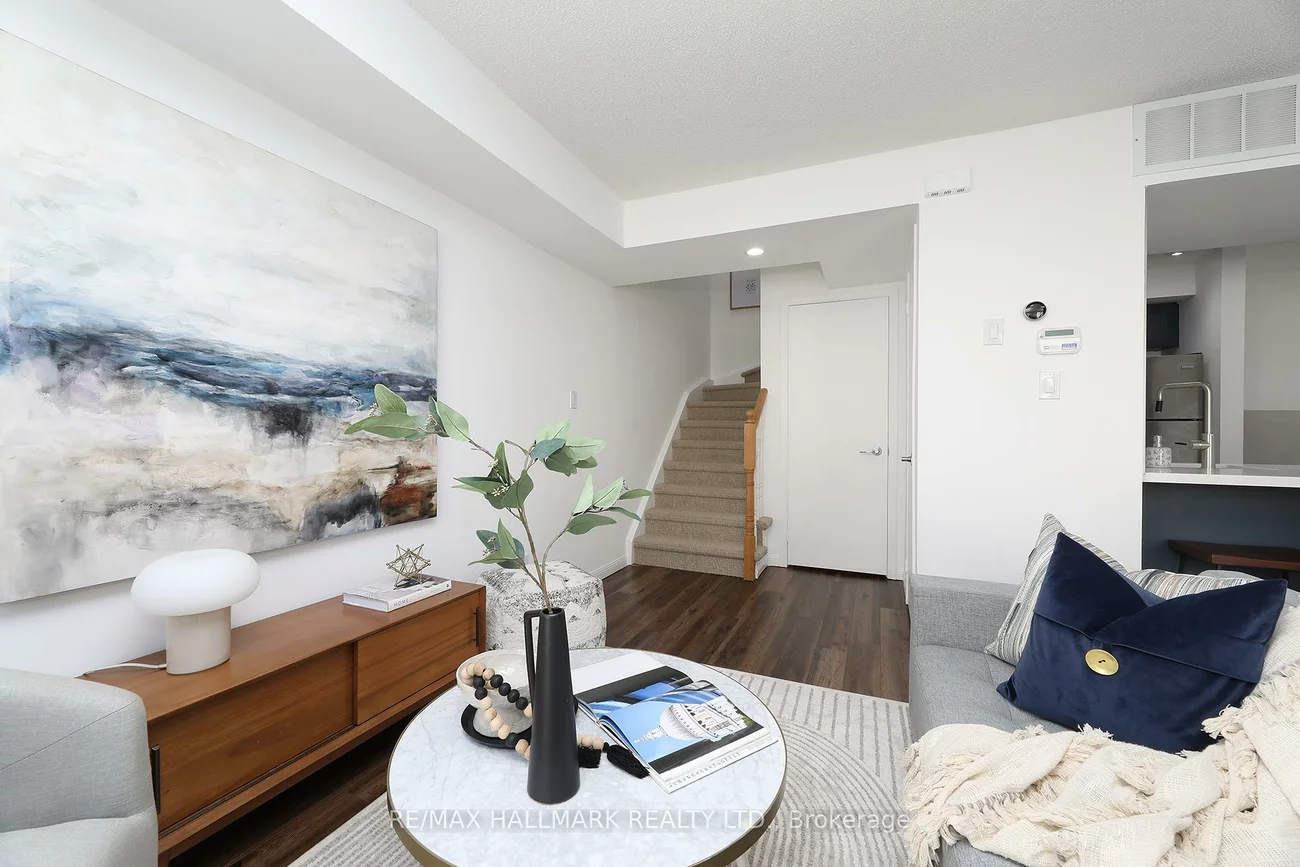 18, Laidlaw, South Parkdale, Toronto