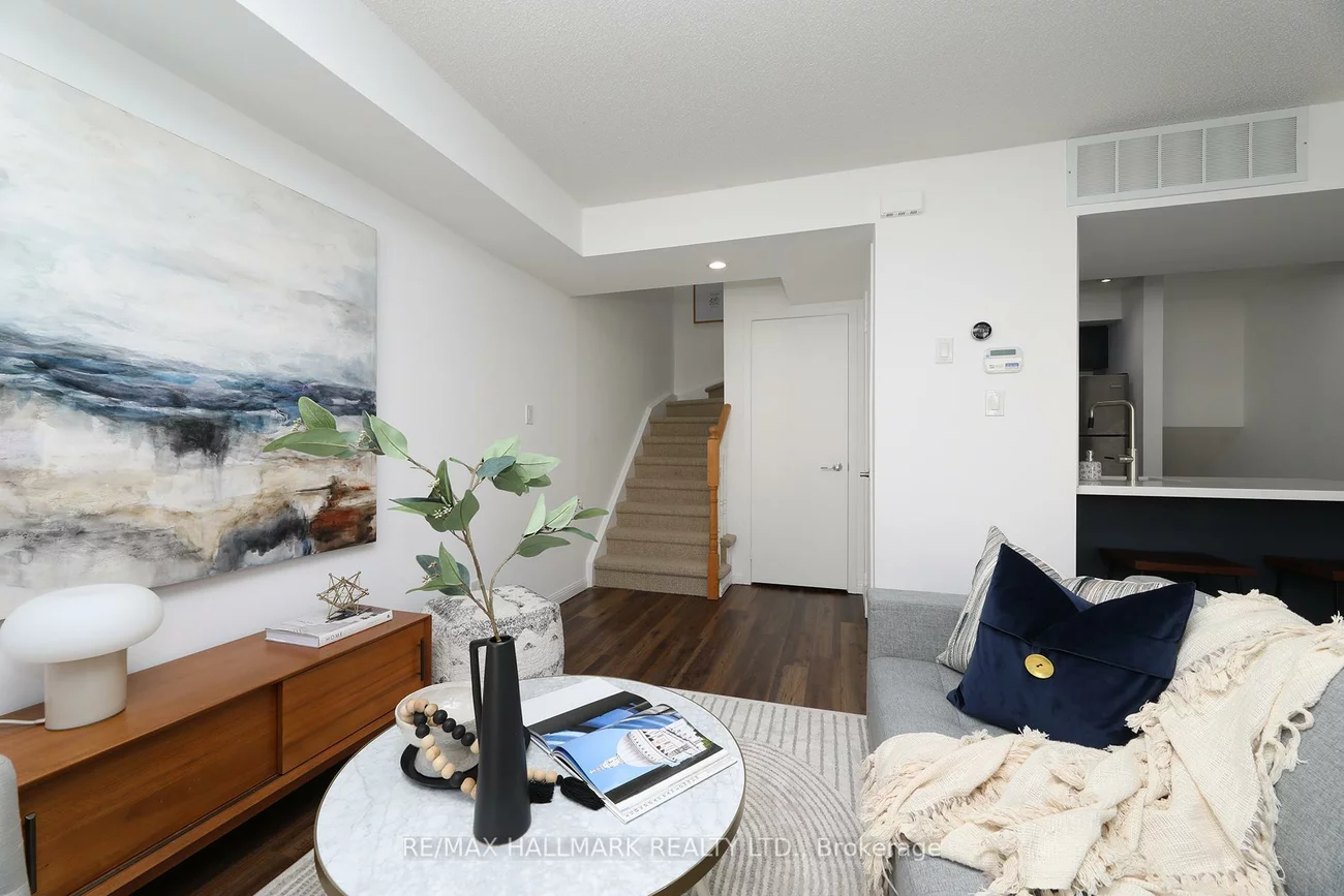 18, Laidlaw, South Parkdale, Toronto