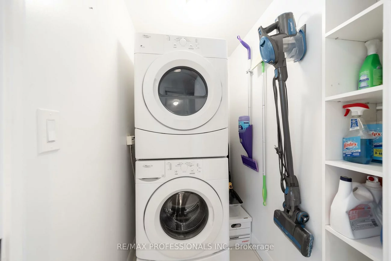 205, Sherway Gardens, Islington-City Centre West, Toronto