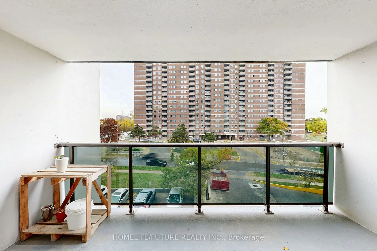 10, Tobermory, Black Creek, Toronto