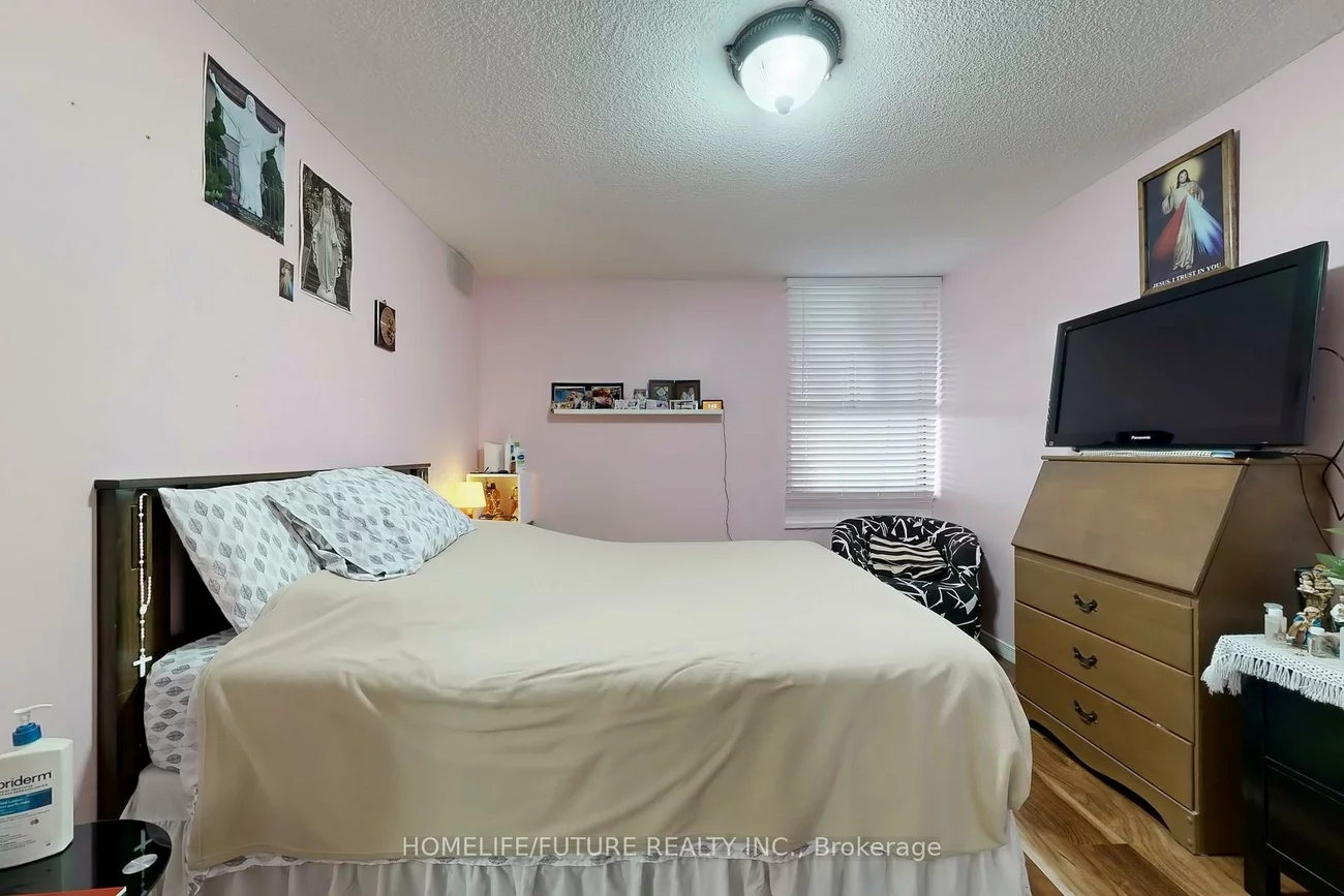 10, Tobermory, Black Creek, Toronto