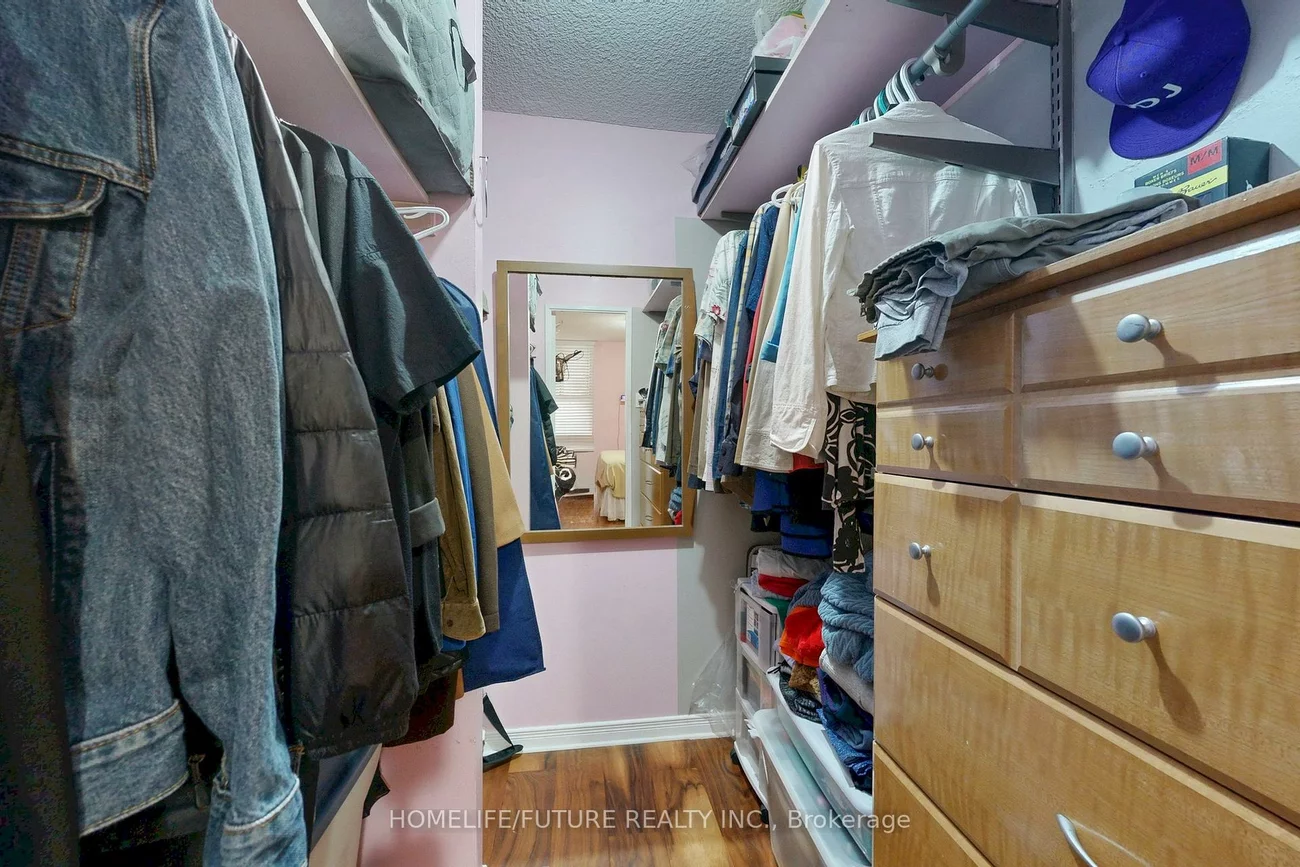 10, Tobermory, Black Creek, Toronto