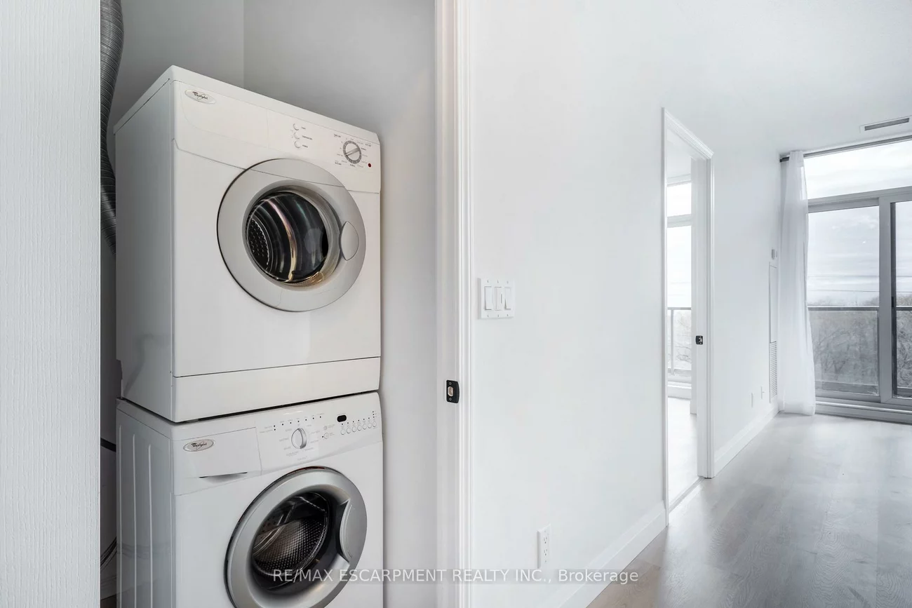 2230, Lake shore, Mimico, Toronto