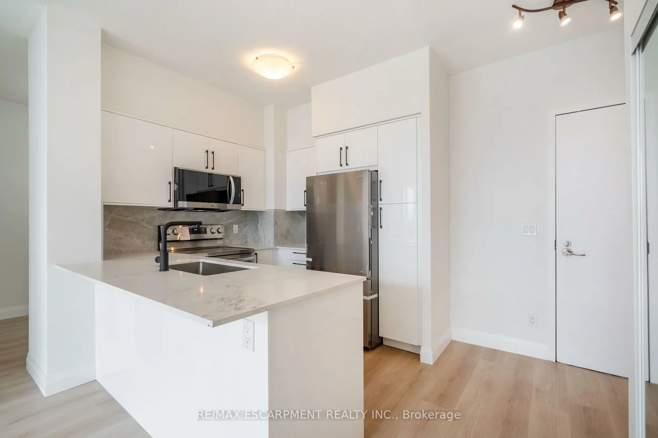2230, Lake shore, Mimico, Toronto