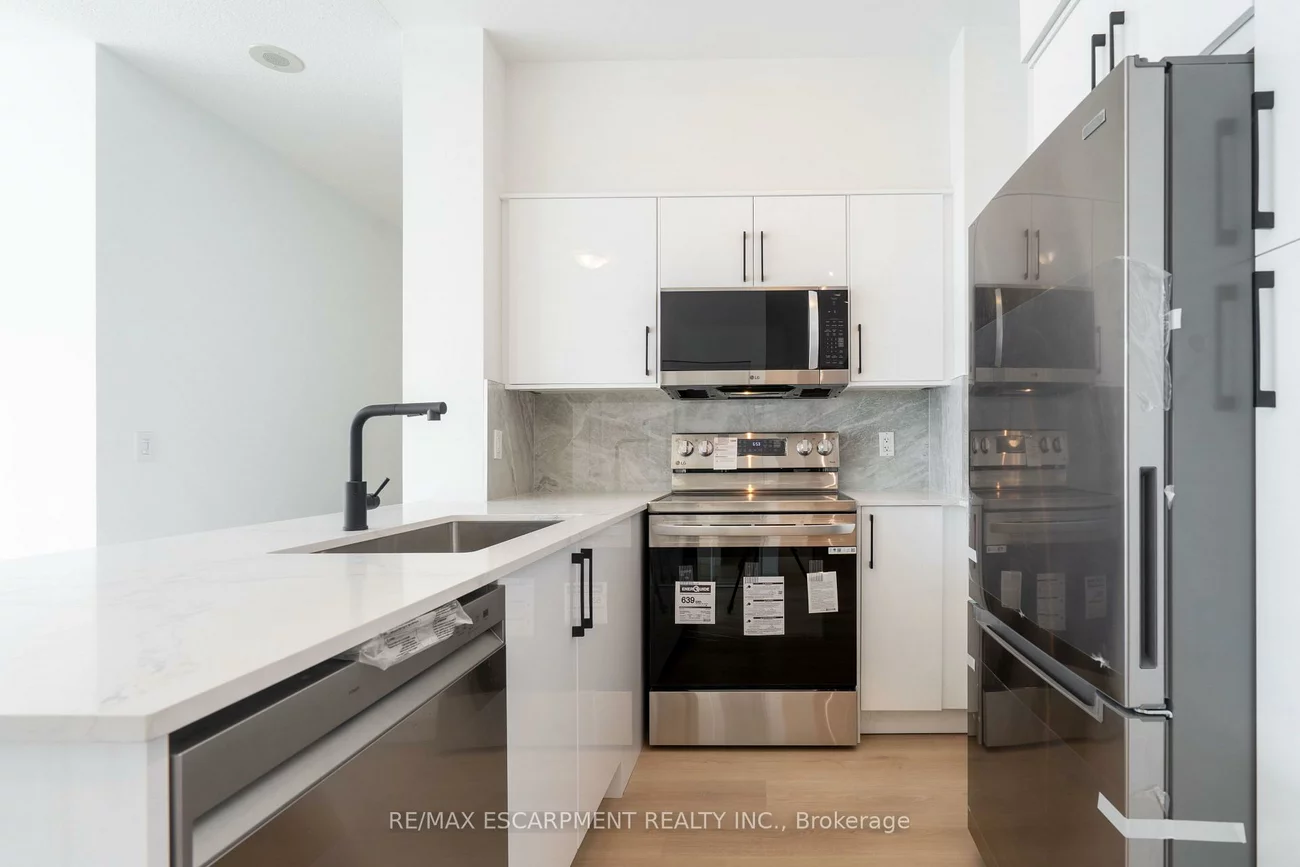 2230, Lake shore, Mimico, Toronto