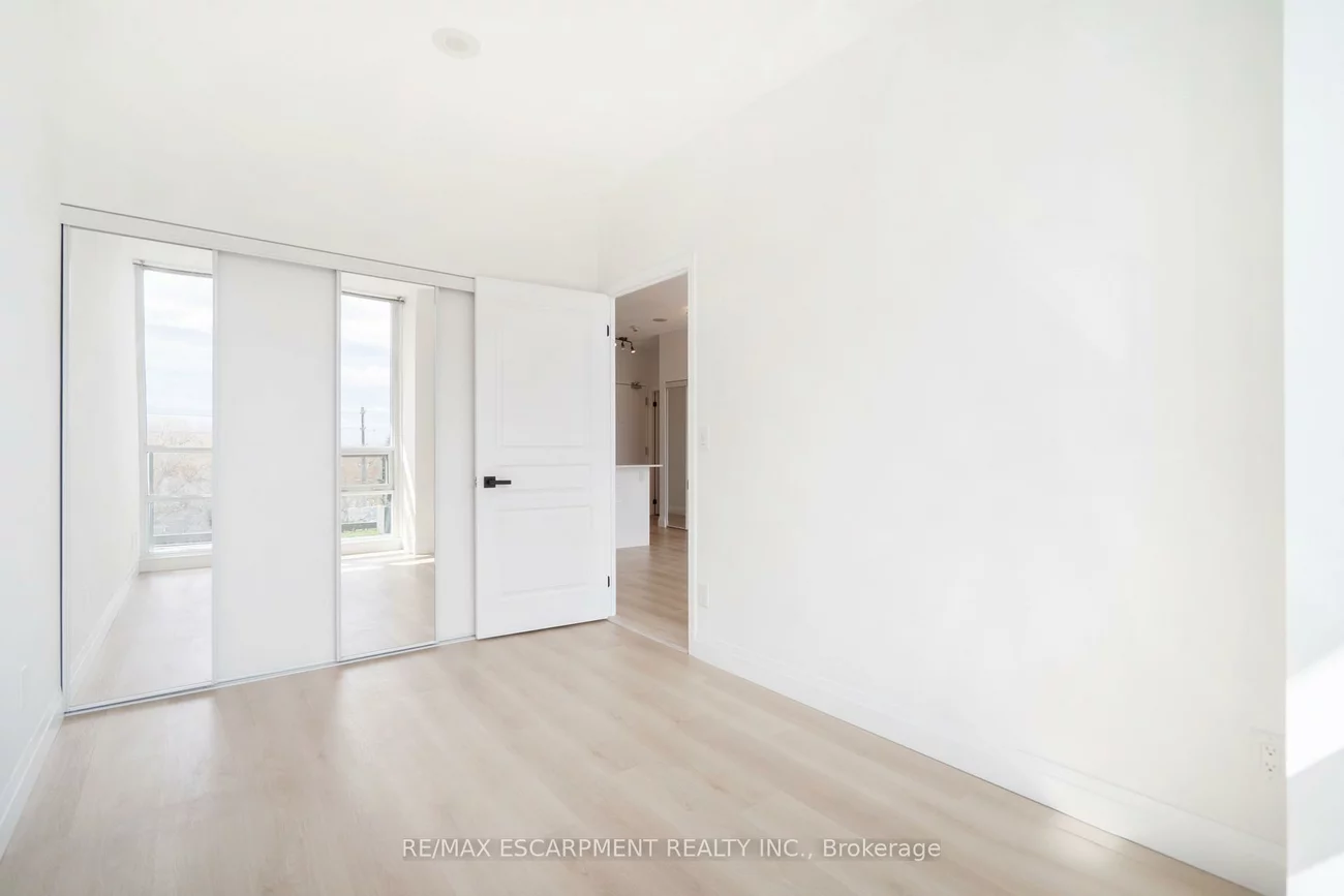 2230, Lake shore, Mimico, Toronto