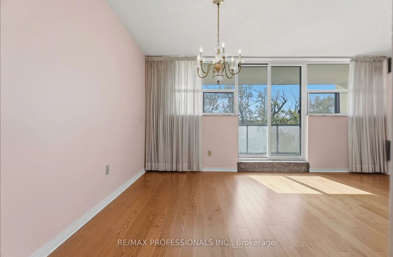 2130, Weston, Weston, Toronto