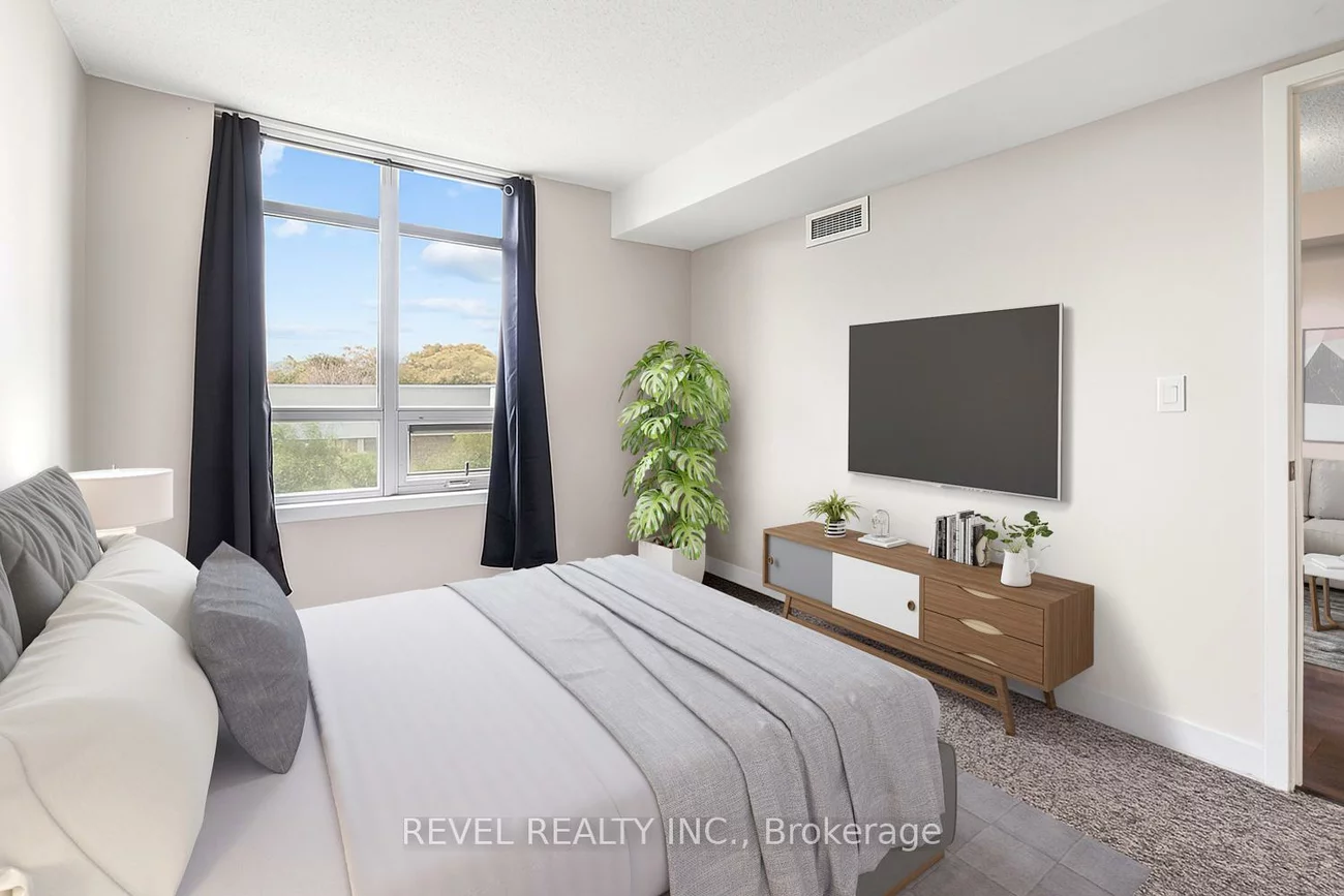 812, Lansdowne, Dovercourt-Wallace Emerson-Junction, Toronto