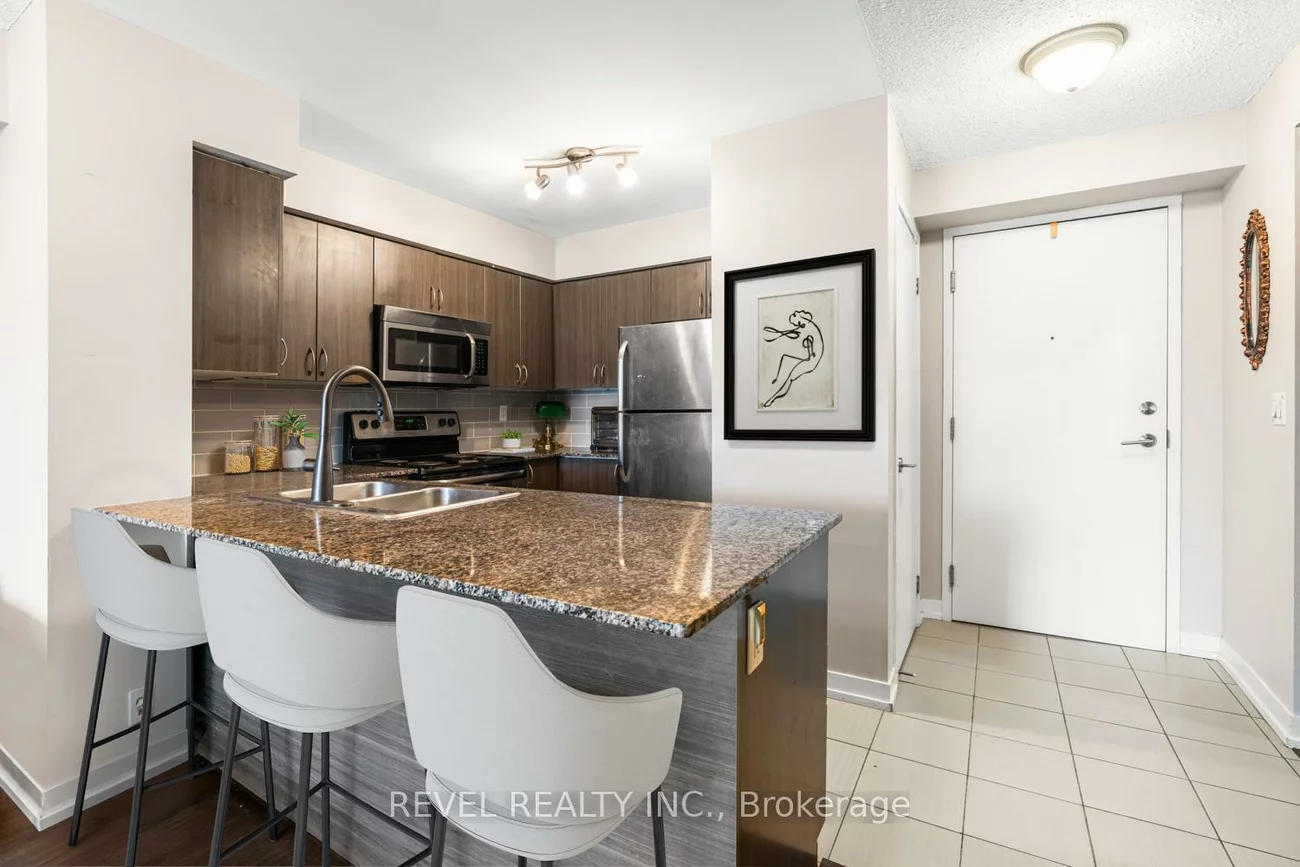 812, Lansdowne, Dovercourt-Wallace Emerson-Junction, Toronto