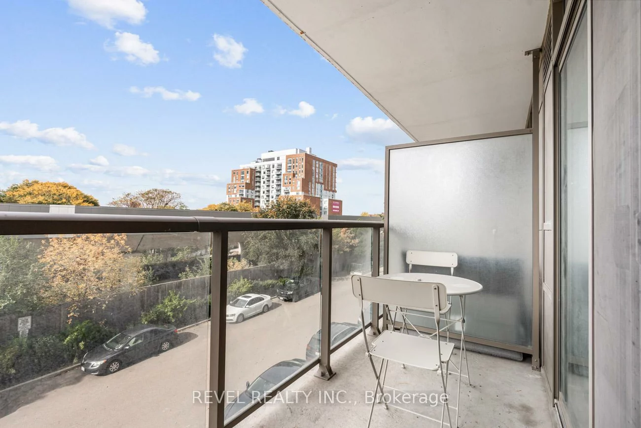 812, Lansdowne, Dovercourt-Wallace Emerson-Junction, Toronto