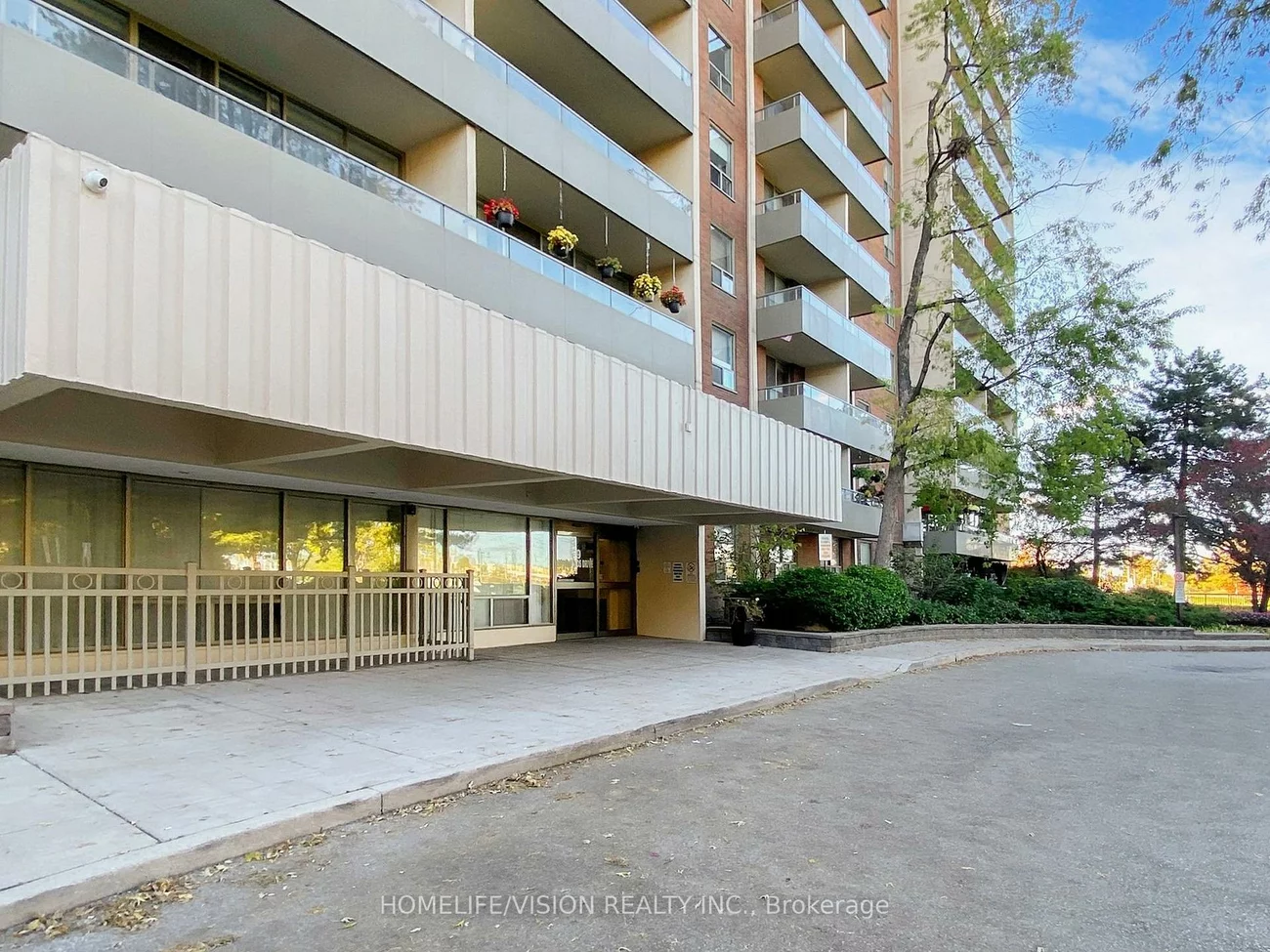 9, Four Winds, York University Heights, Toronto