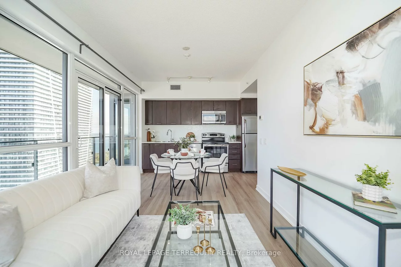 2200, Lakeshore, Mimico, Toronto