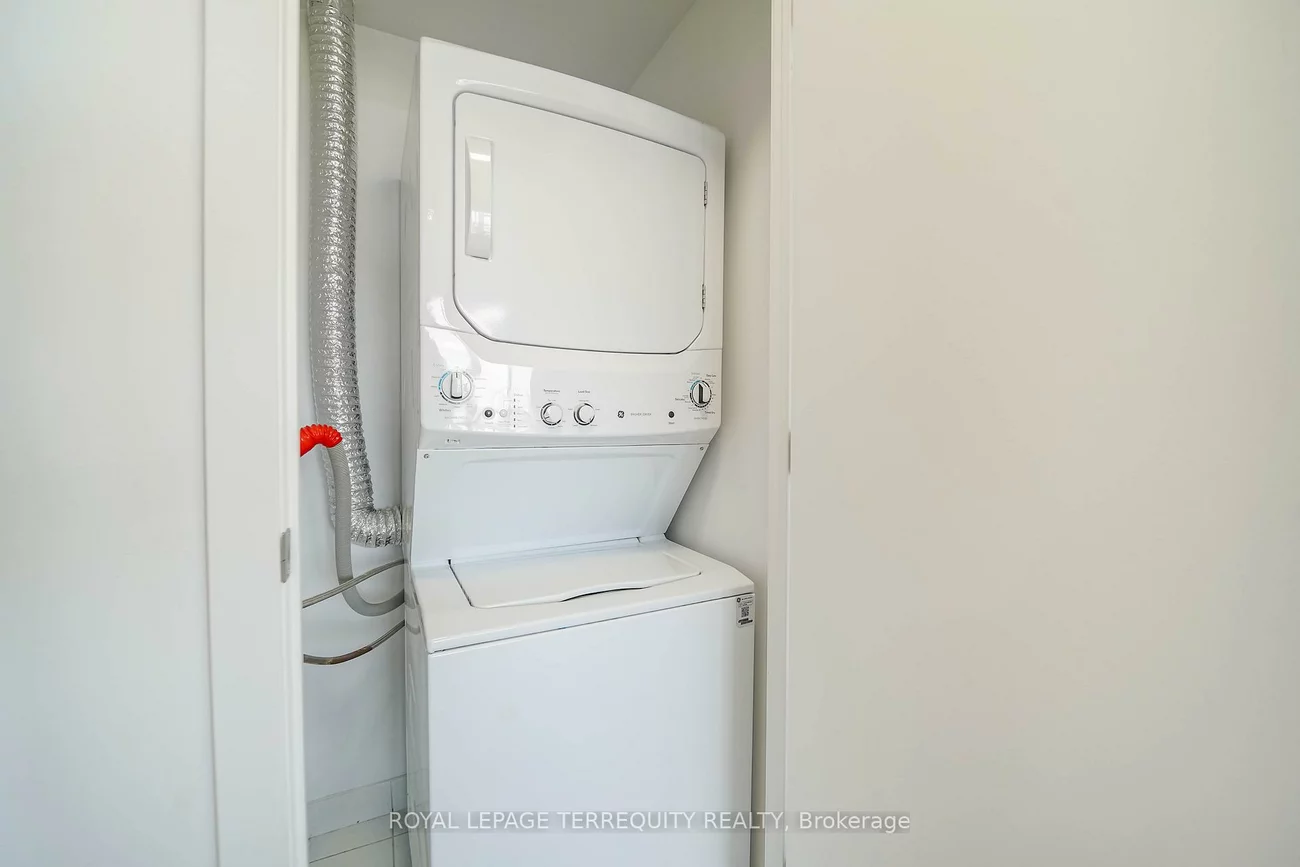 2200, Lakeshore, Mimico, Toronto