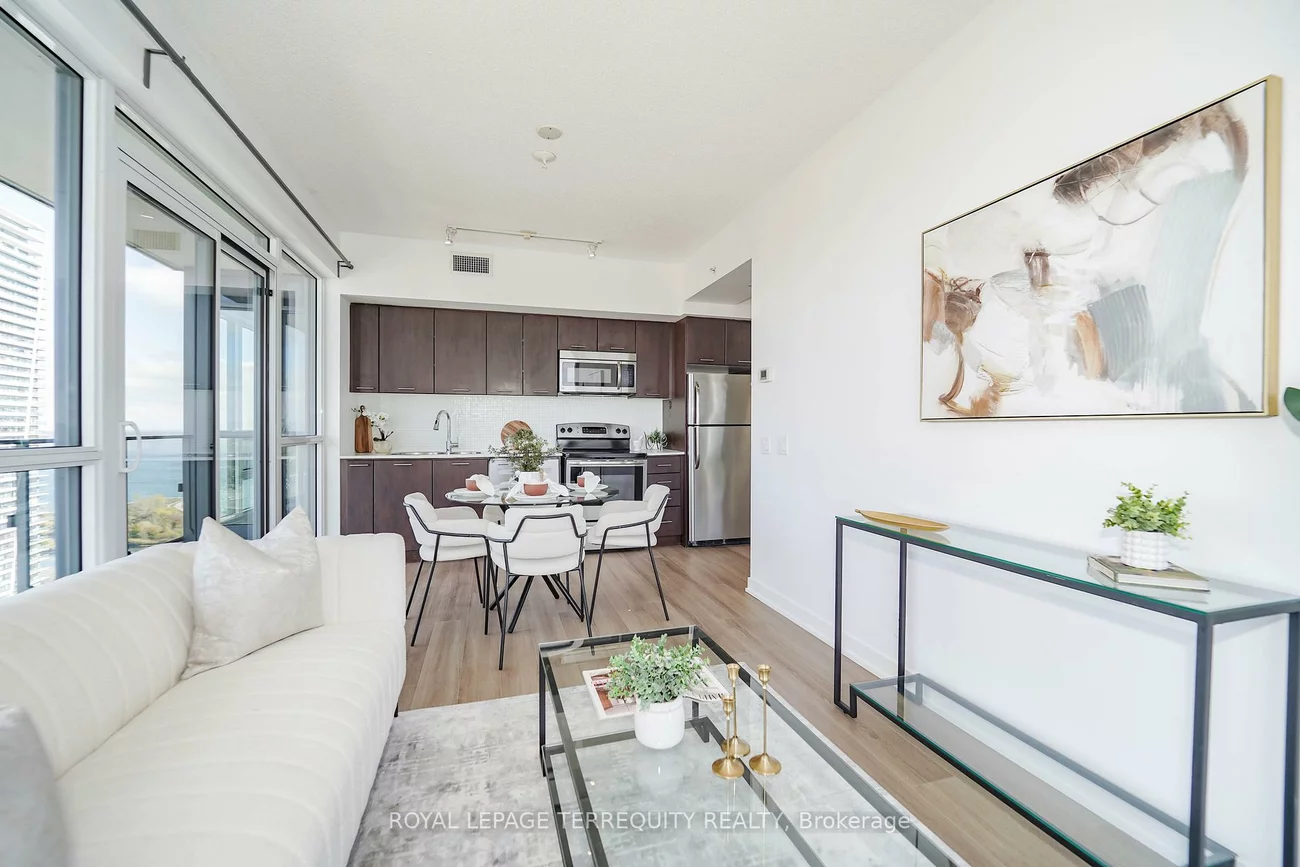 2200, Lakeshore, Mimico, Toronto