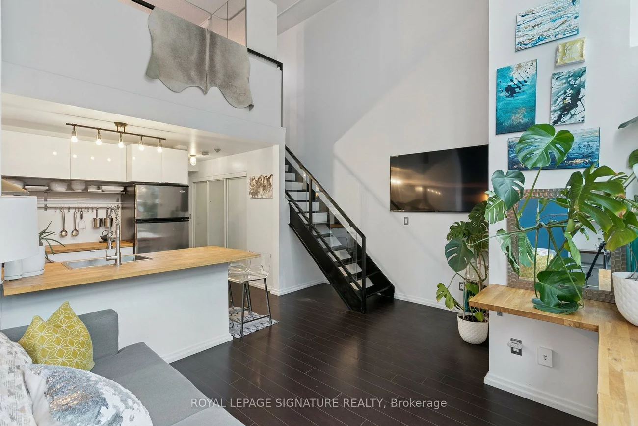 250, Manitoba, Mimico, Toronto