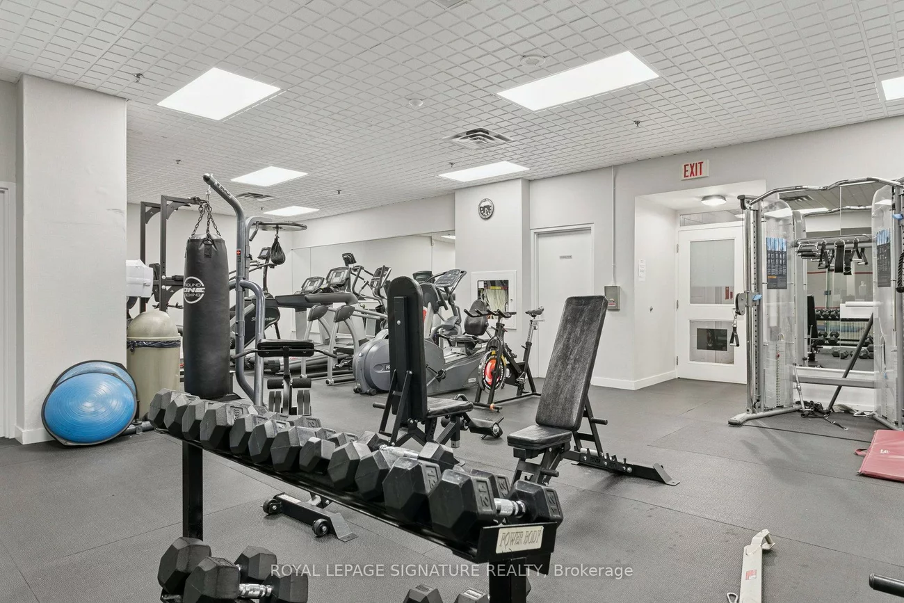 250, Manitoba, Mimico, Toronto