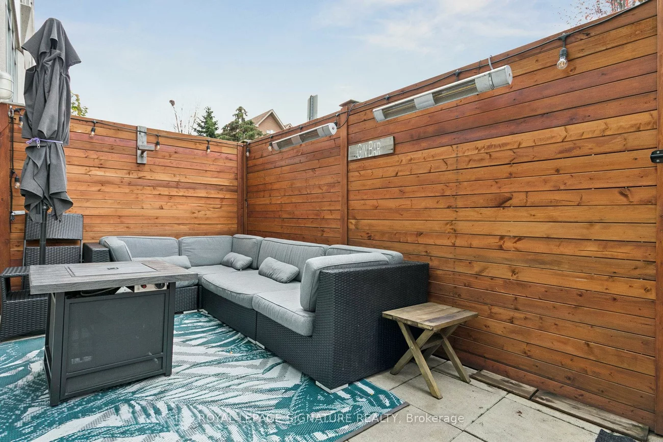 250, Manitoba, Mimico, Toronto