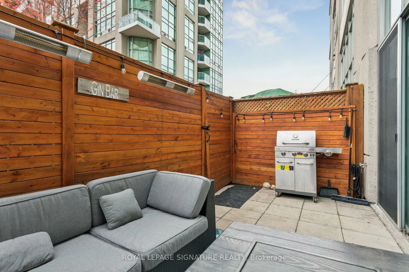 250, Manitoba, Mimico, Toronto