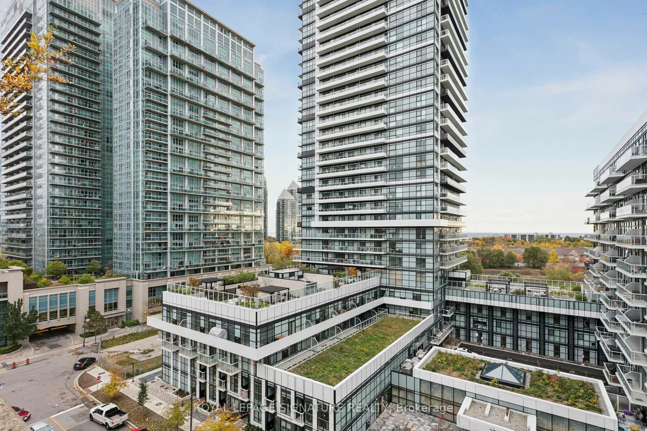 250, Manitoba, Mimico, Toronto