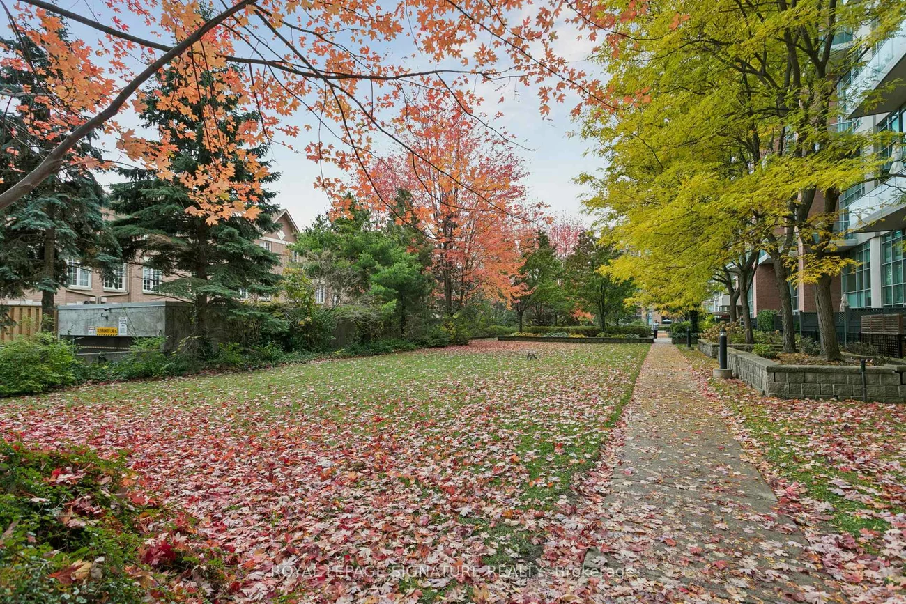 250, Manitoba, Mimico, Toronto