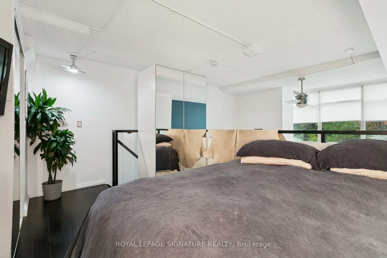 250, Manitoba, Mimico, Toronto