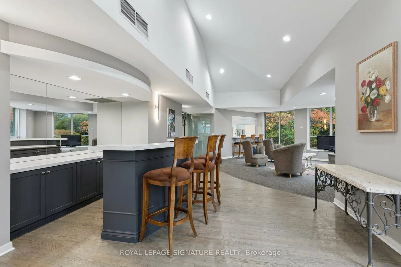 250, Manitoba, Mimico, Toronto