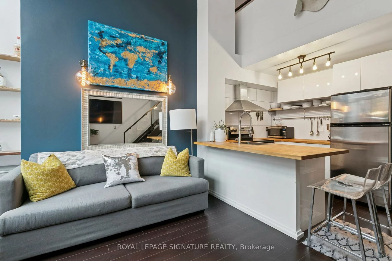 250, Manitoba, Mimico, Toronto