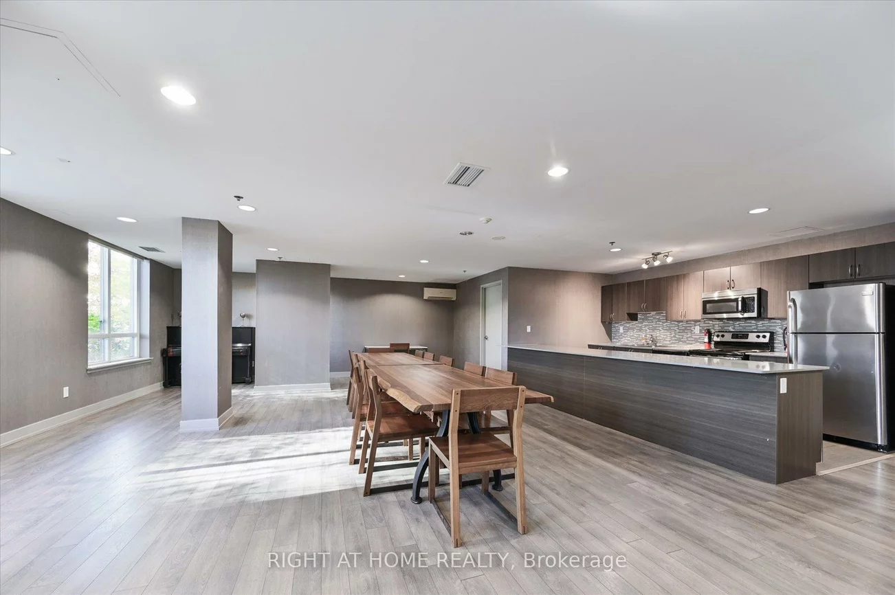 816, Lansdowne, Dovercourt-Wallace Emerson-Junction, Toronto