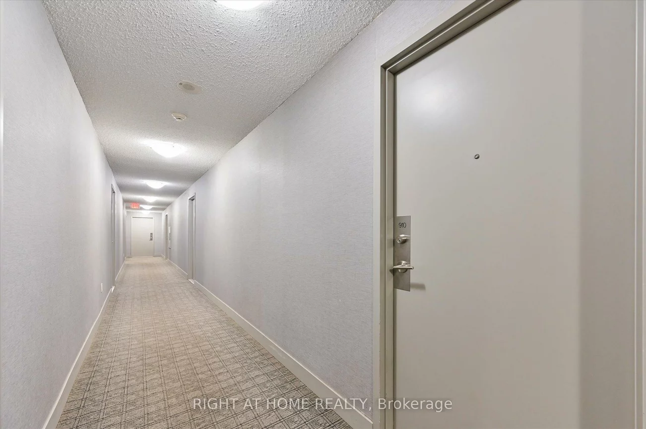 816, Lansdowne, Dovercourt-Wallace Emerson-Junction, Toronto