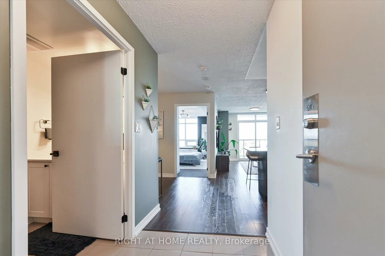 816, Lansdowne, Dovercourt-Wallace Emerson-Junction, Toronto