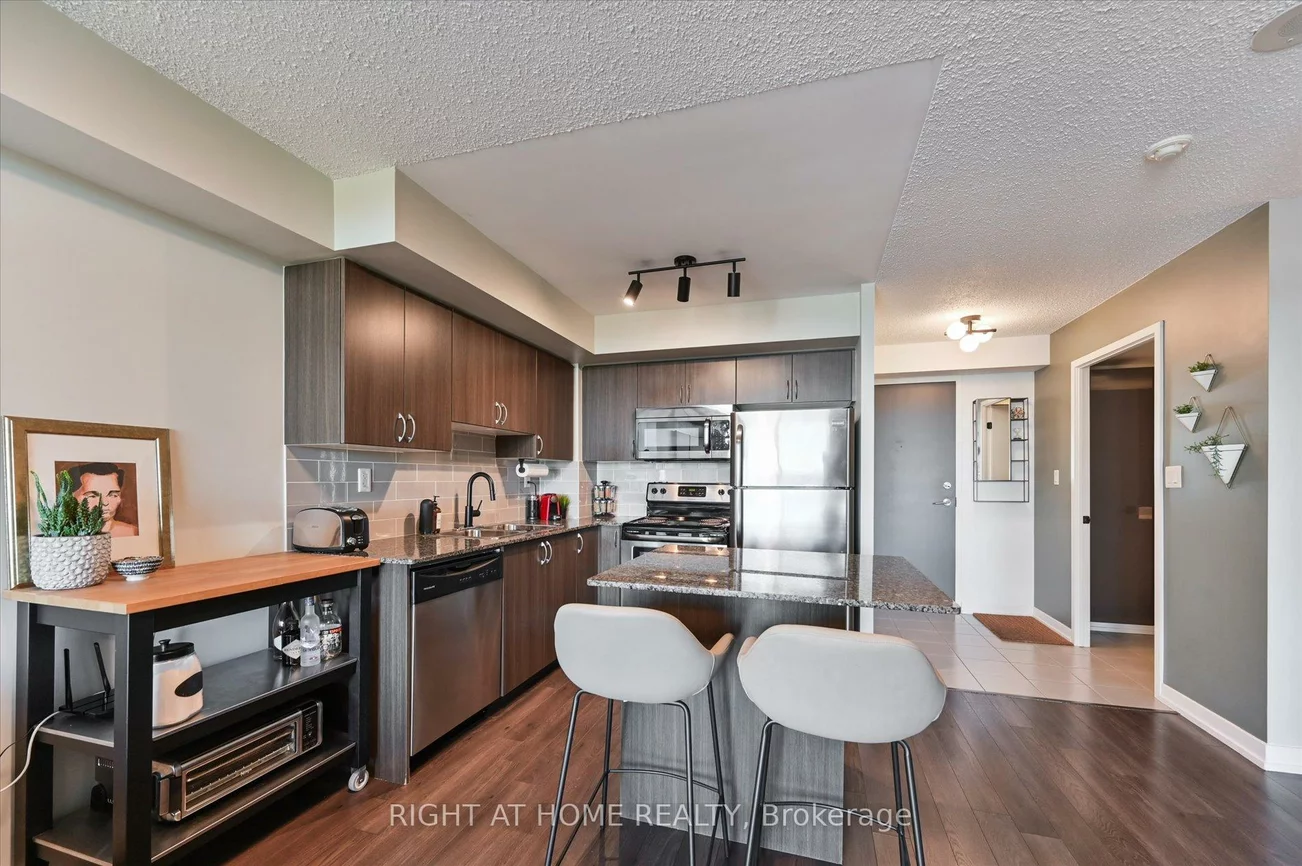 816, Lansdowne, Dovercourt-Wallace Emerson-Junction, Toronto