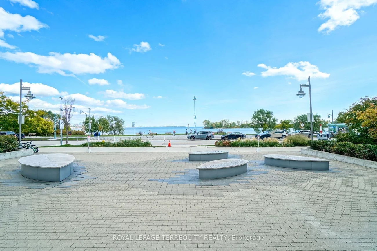 2121, Lake Shore, Mimico, Toronto