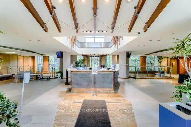 2121, Lake Shore, Mimico, Toronto