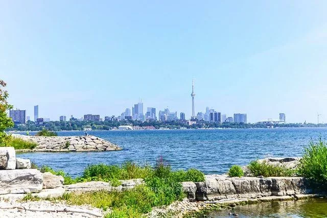 2121, Lake Shore, Mimico, Toronto