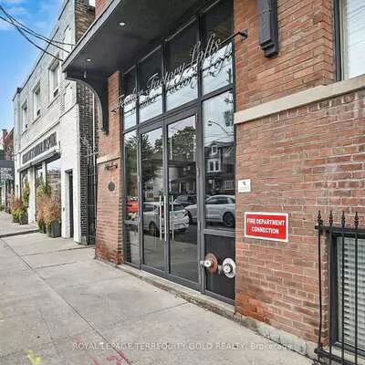 2154, Dundas, Roncesvalles, Toronto