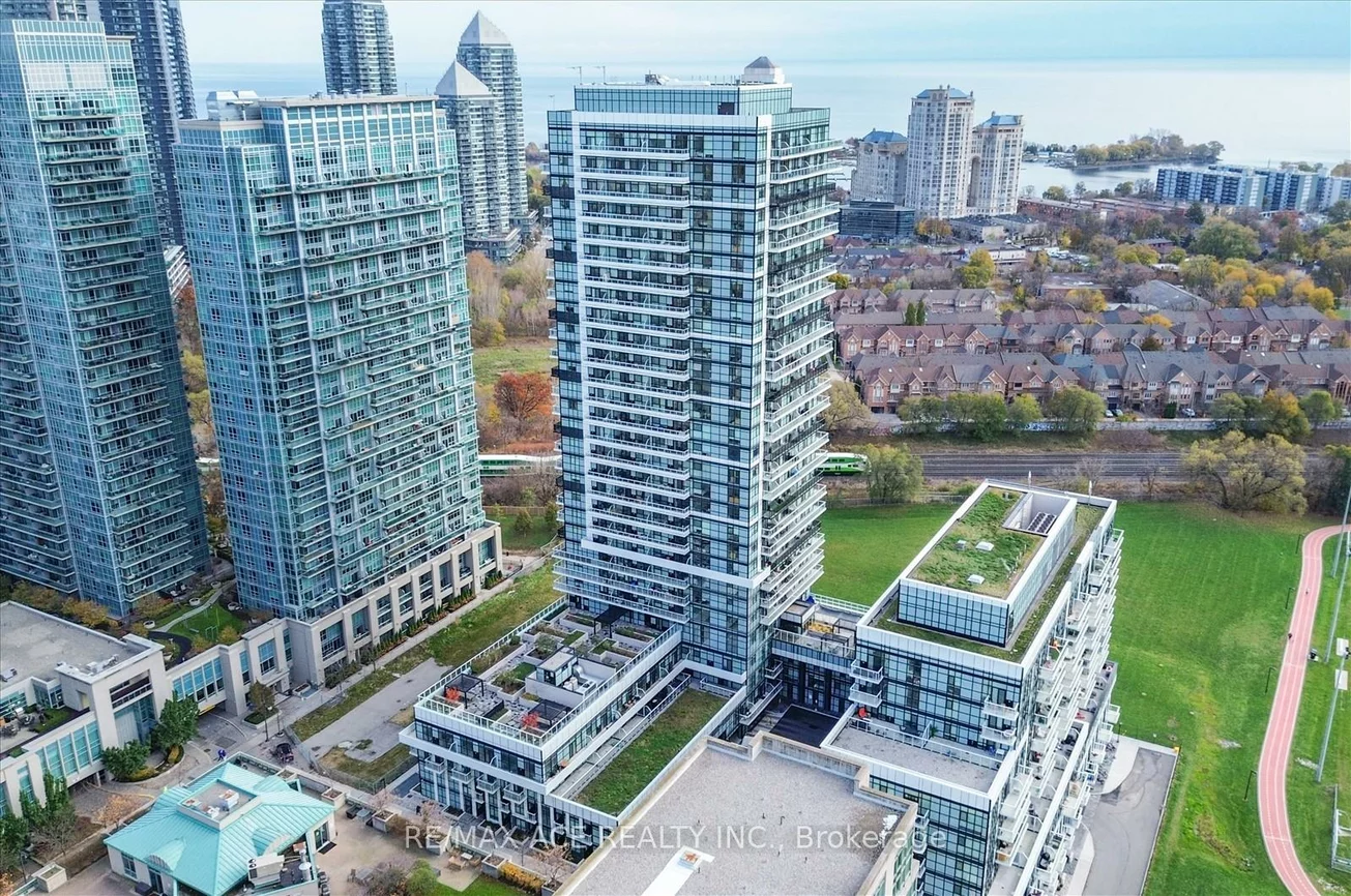 251, Manitoba, Mimico, Toronto