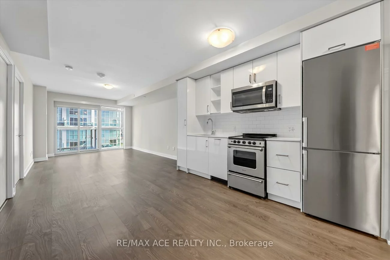 251, Manitoba, Mimico, Toronto