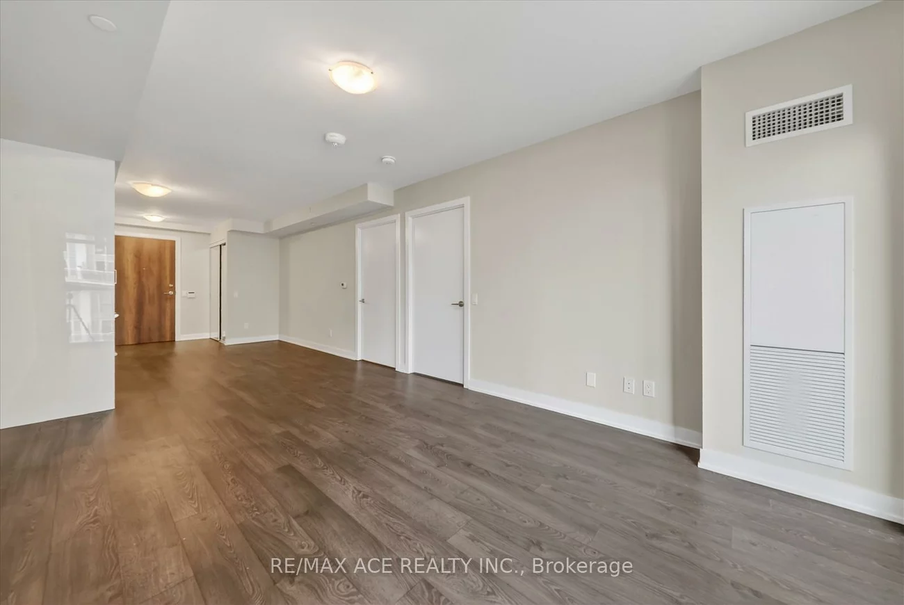 251, Manitoba, Mimico, Toronto