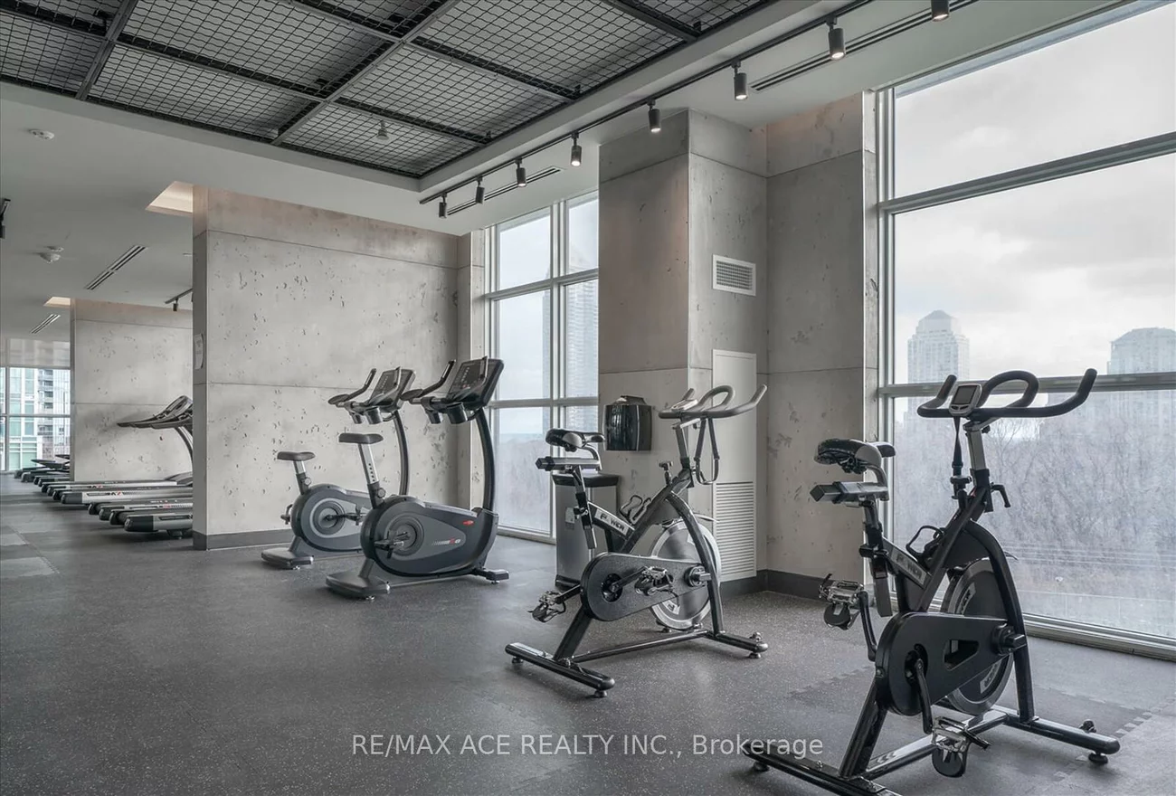 251, Manitoba, Mimico, Toronto