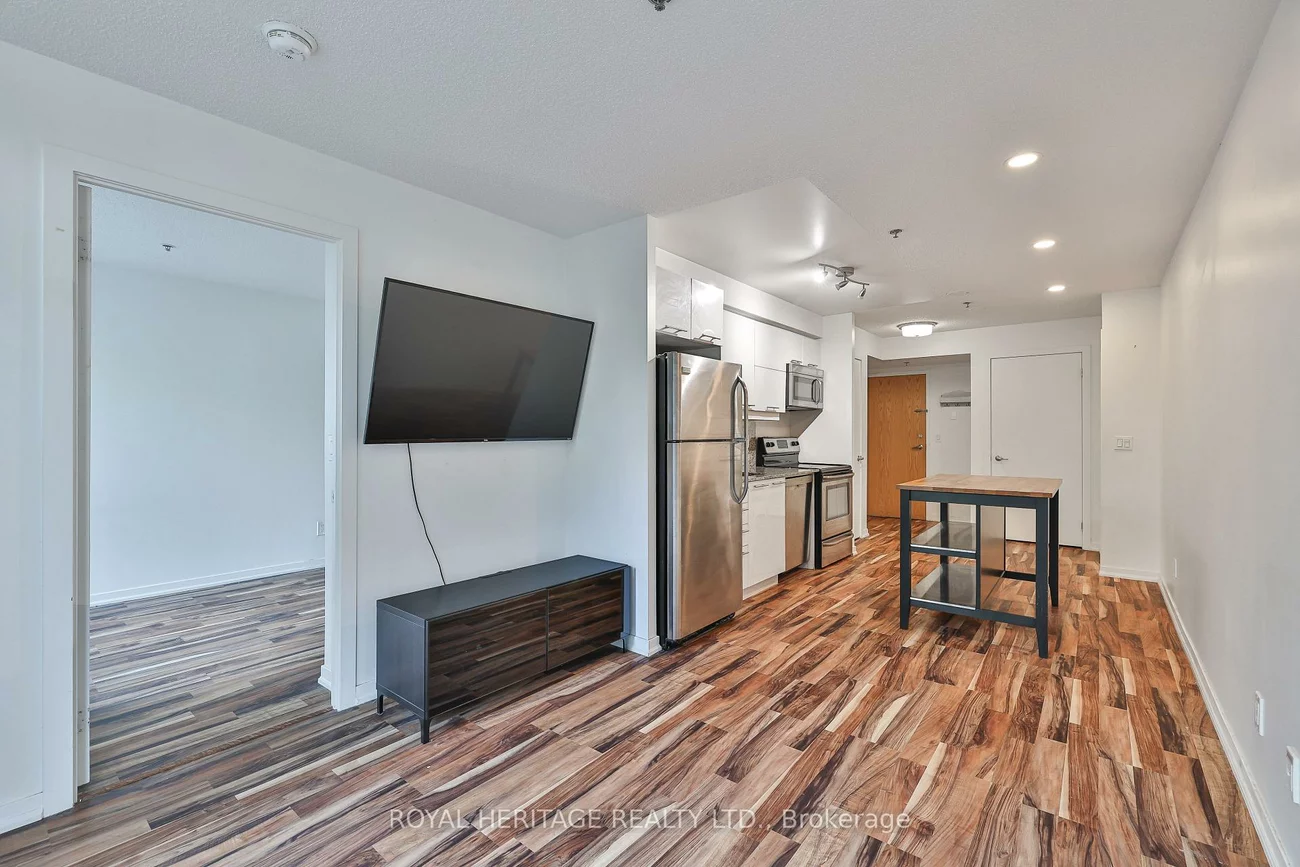 38, Joe Shuster, South Parkdale, Toronto