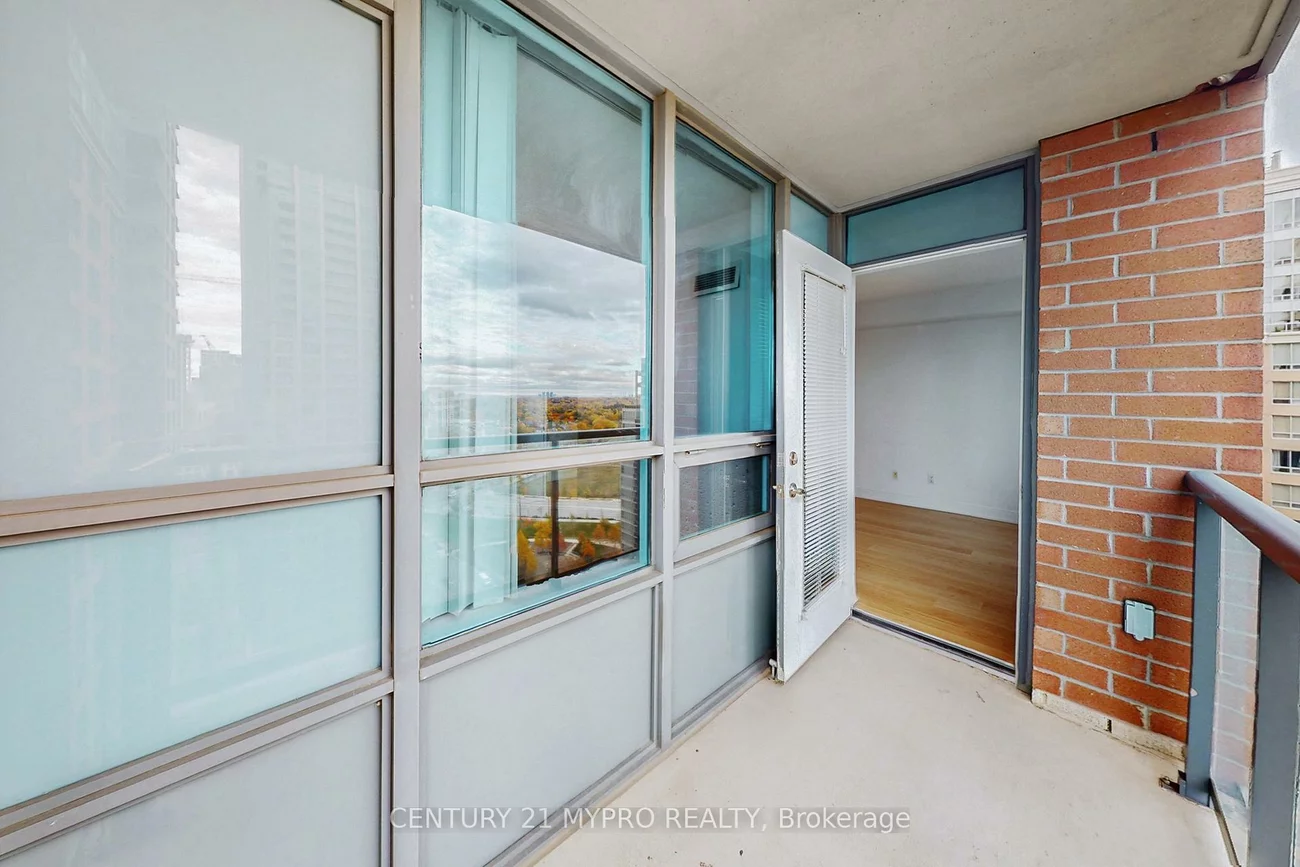 35, Viking, Islington-City Centre West, Toronto