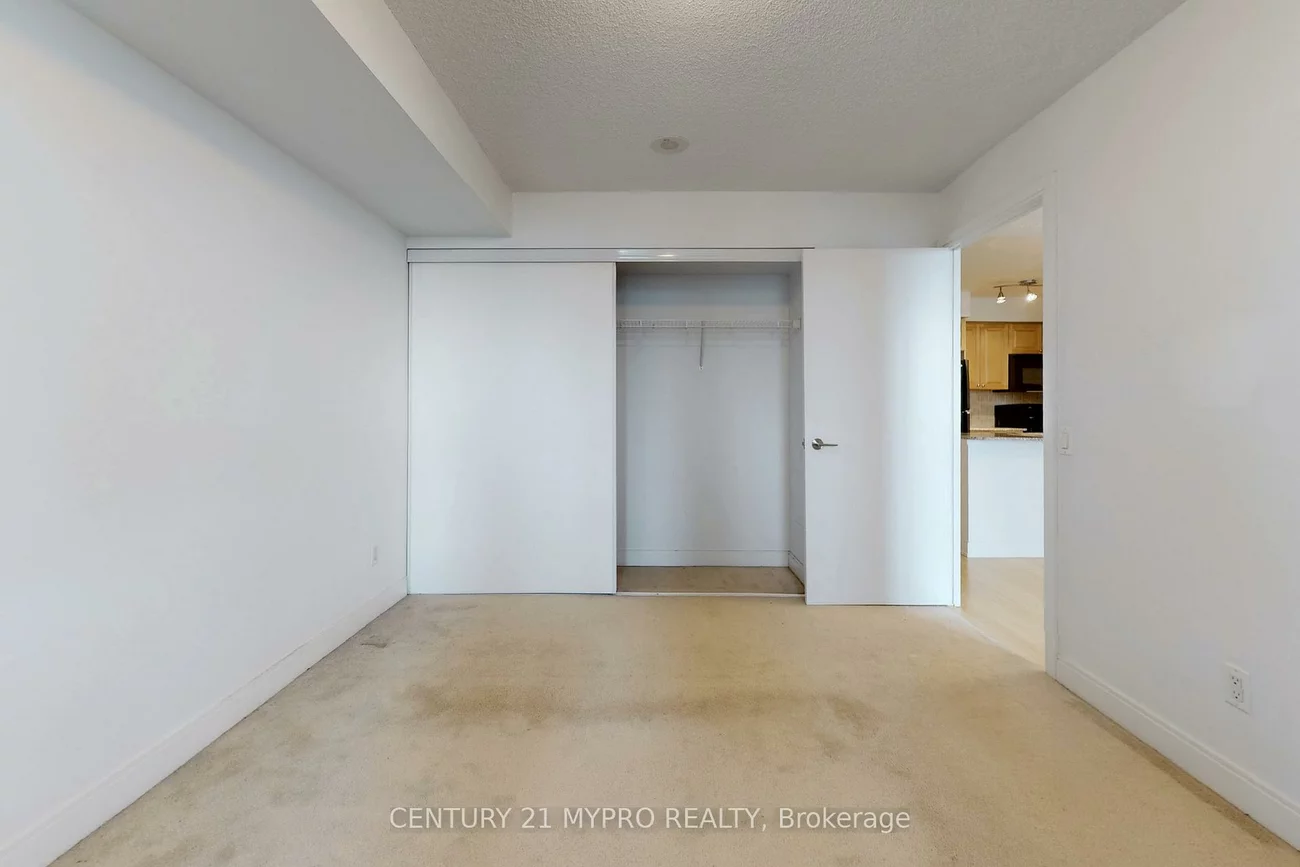 35, Viking, Islington-City Centre West, Toronto