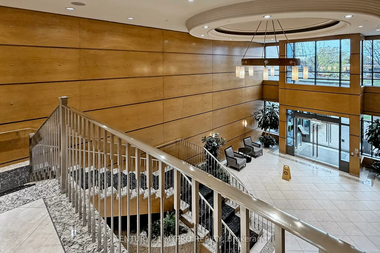 35, Viking, Islington-City Centre West, Toronto