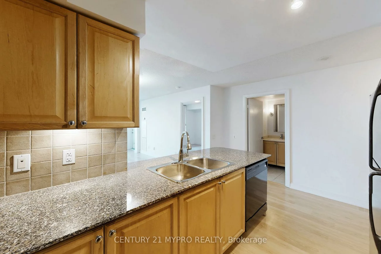 35, Viking, Islington-City Centre West, Toronto