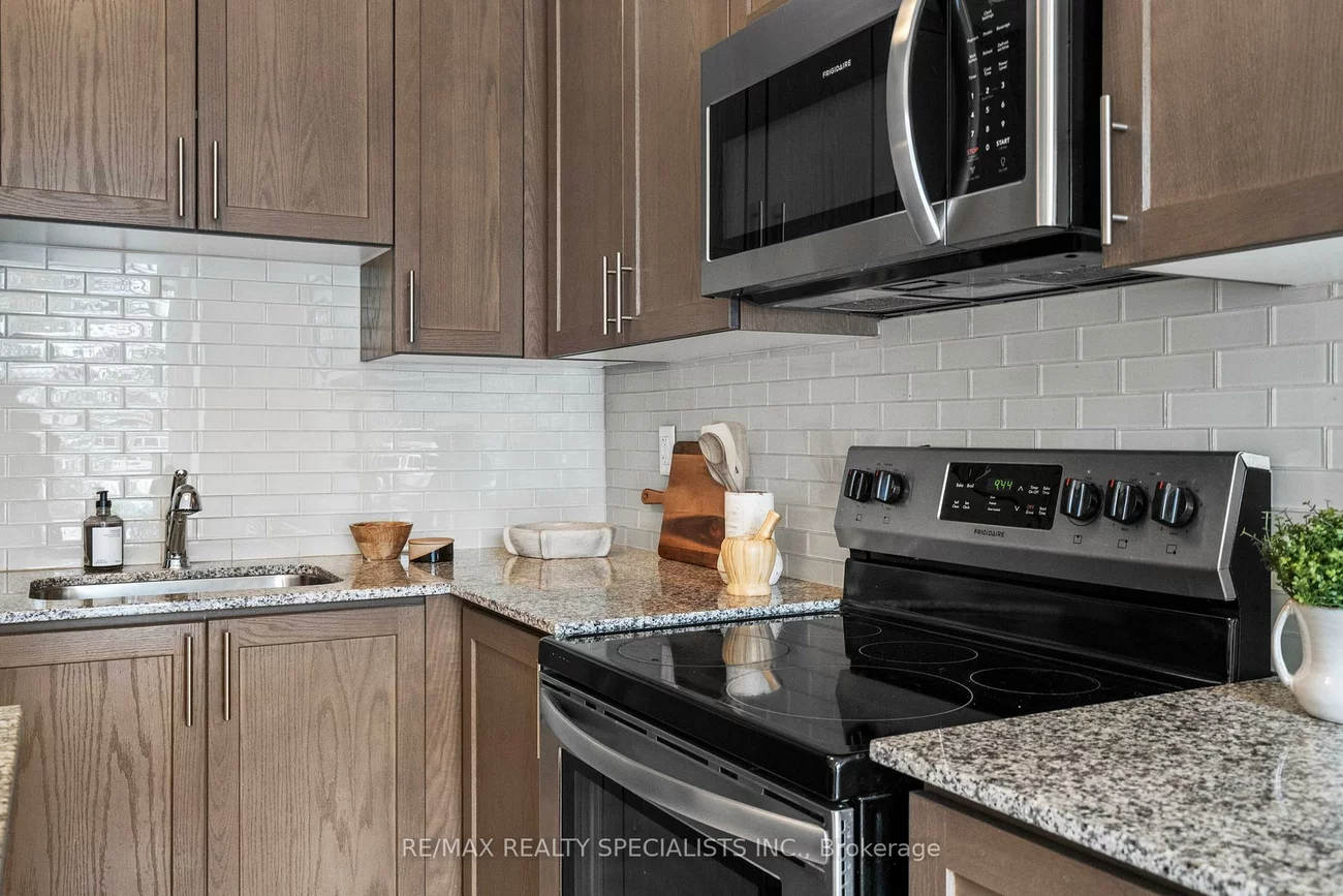 24, Fieldway, Islington-City Centre West, Toronto