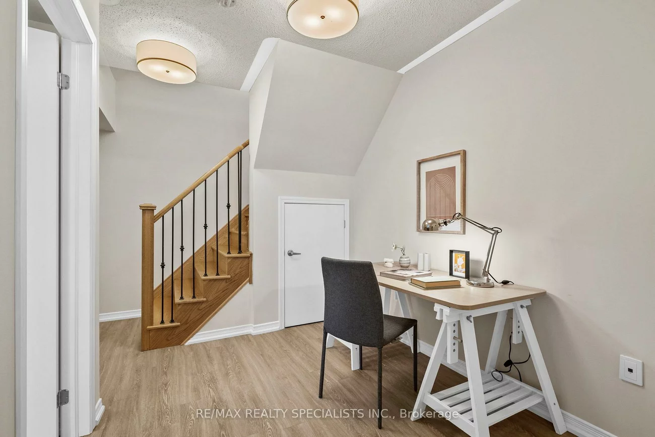 24, Fieldway, Islington-City Centre West, Toronto